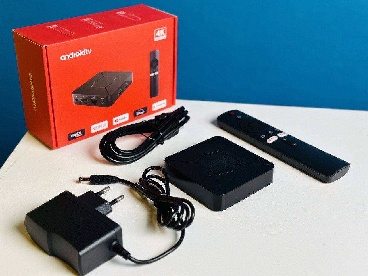 Q5 Android TV Box 4k 2GB RAM 8GB Storage Voice Remote IPTV Compatible